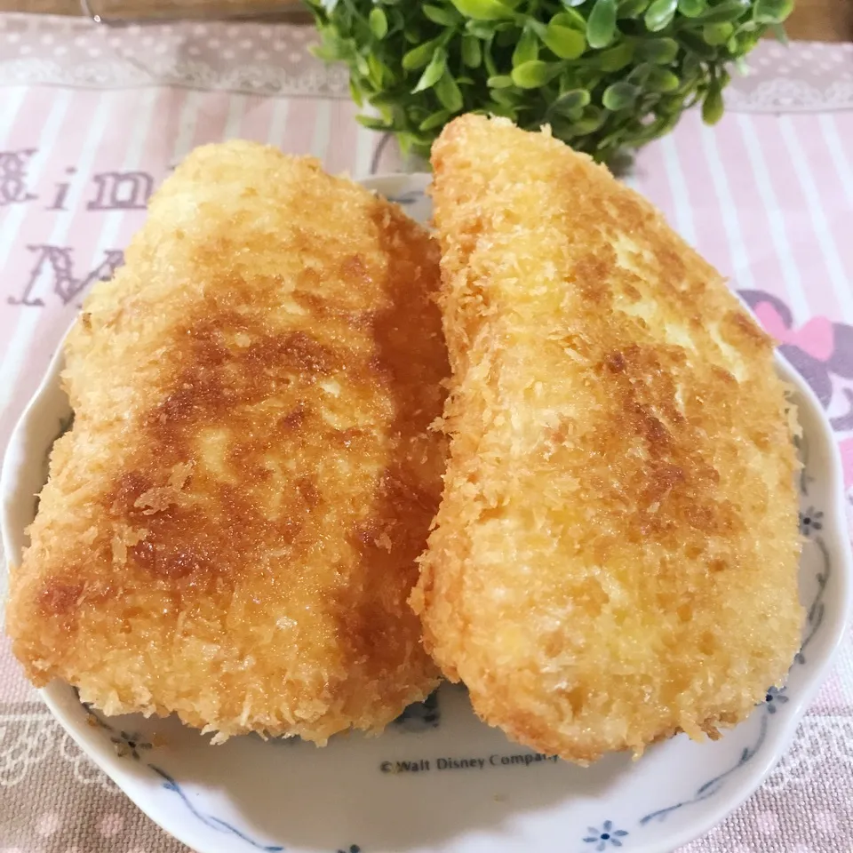 Snapdishの料理写真:ユッキーさん♡祝1900投稿☆揚げたてカレーパン♡|あやちゃんママさん