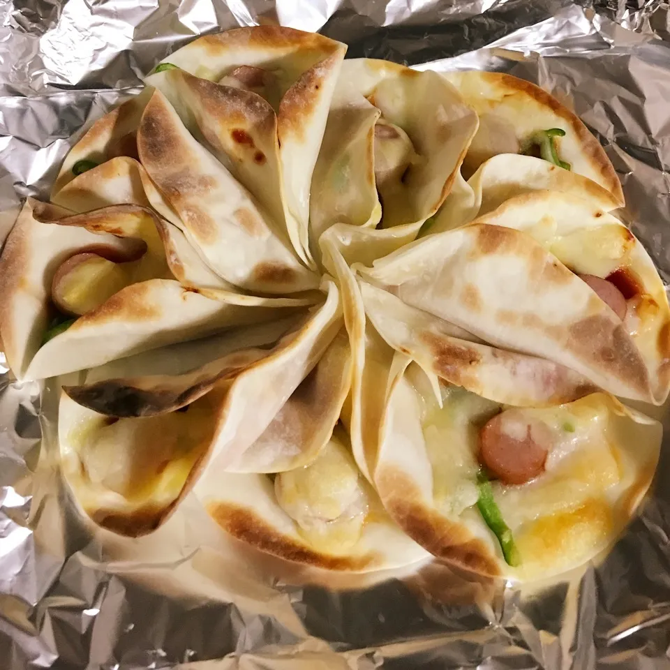 餃子の皮でおつまみピザ🍕|あやちゃんママさん