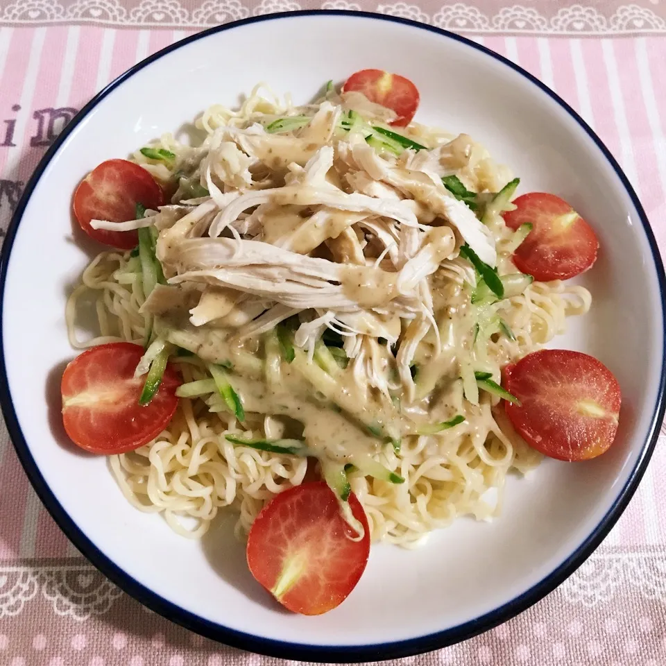 Snapdishの料理写真:乾燥麺使って棒々鶏サラダ♪|あやちゃんママさん