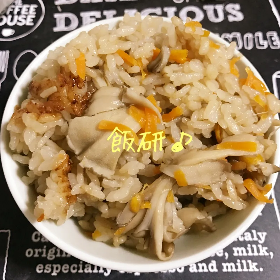 Snapdishの料理写真:【飯研】我が家の定番☆舞茸ご飯♪|あやちゃんママさん