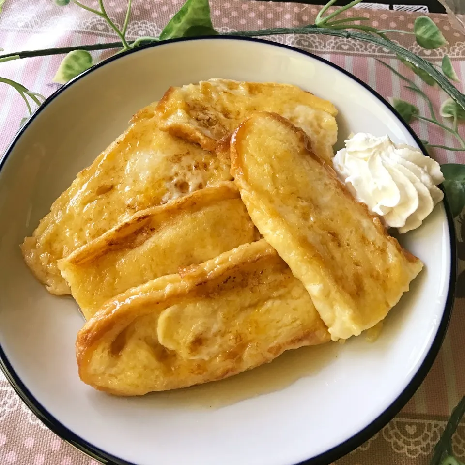 Snapdishの料理写真:残ったパンでフレンチトースト🍞旦那用♪|あやちゃんママさん