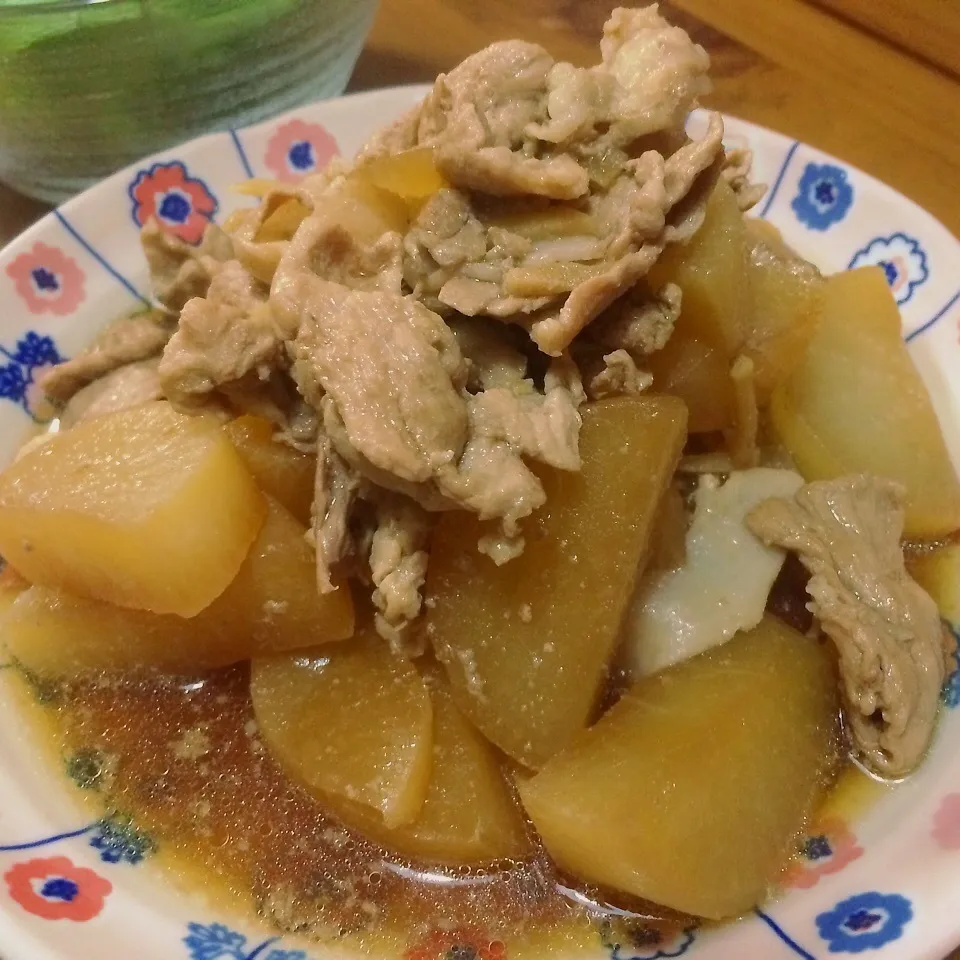 Snapdishの料理写真:豚肉と大根の炒め煮|ameameさん