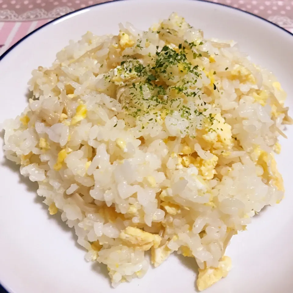 Snapdishの料理写真:【飯研】なめ茸と炒り卵の混ぜご飯♪|あやちゃんママさん