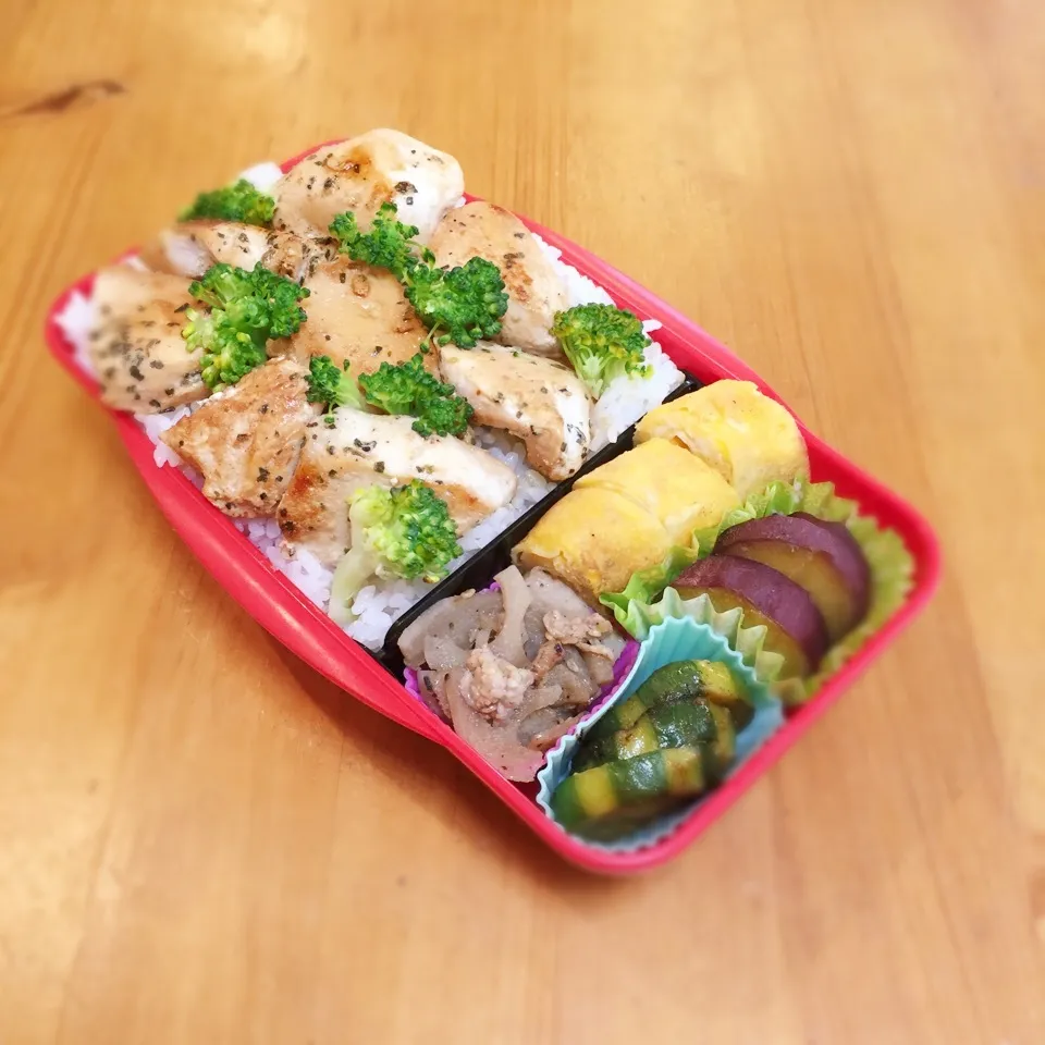 2016.5.2 息子弁当 〜鶏胸肉のレモンバジル塩|Loackerさん