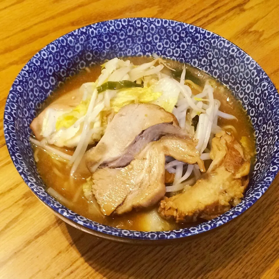 Snapdishの料理写真:2015.11.2. ピリ辛味噌ラーメン|Loackerさん