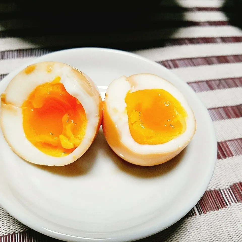 Snapdishの料理写真:マネっ子☺Mizukiさんの味付け卵🥚|Laniさん