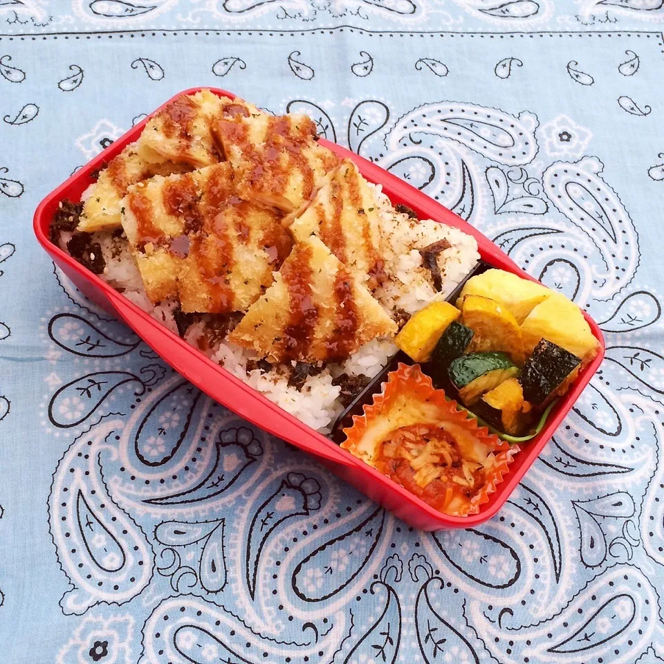 Snapdishの料理写真:2015.6.26 チーズハムカツ弁当|Loackerさん