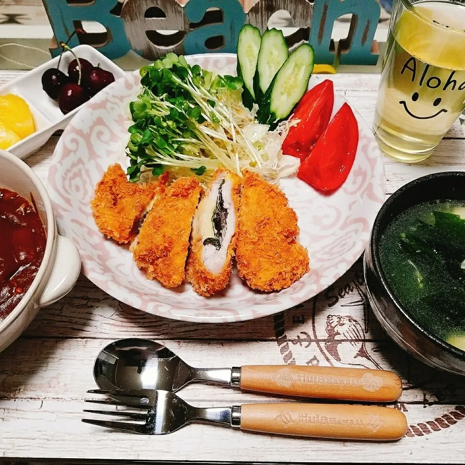 Snapdishの料理写真:晩ご飯✨チーズin豚カツ🐷🍚🍴|Laniさん