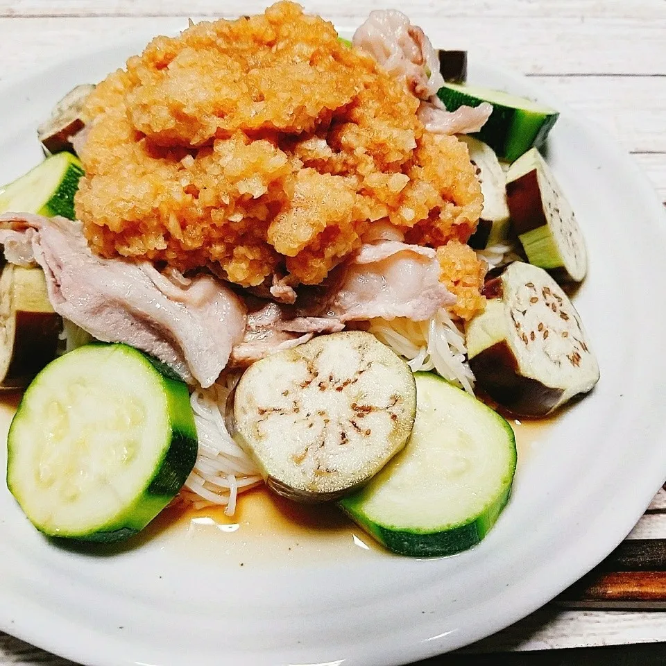 晩ご飯✨ナスとズッキーニのしゃぶしゃぶそーめん🍝|Laniさん