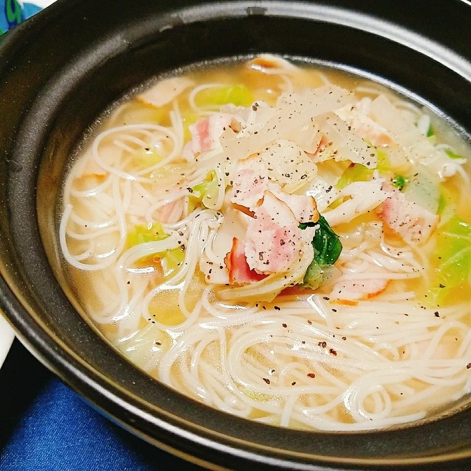 マネっ子✨ベーコンとキャベツの塩にゅうめん🍚🍴|Laniさん