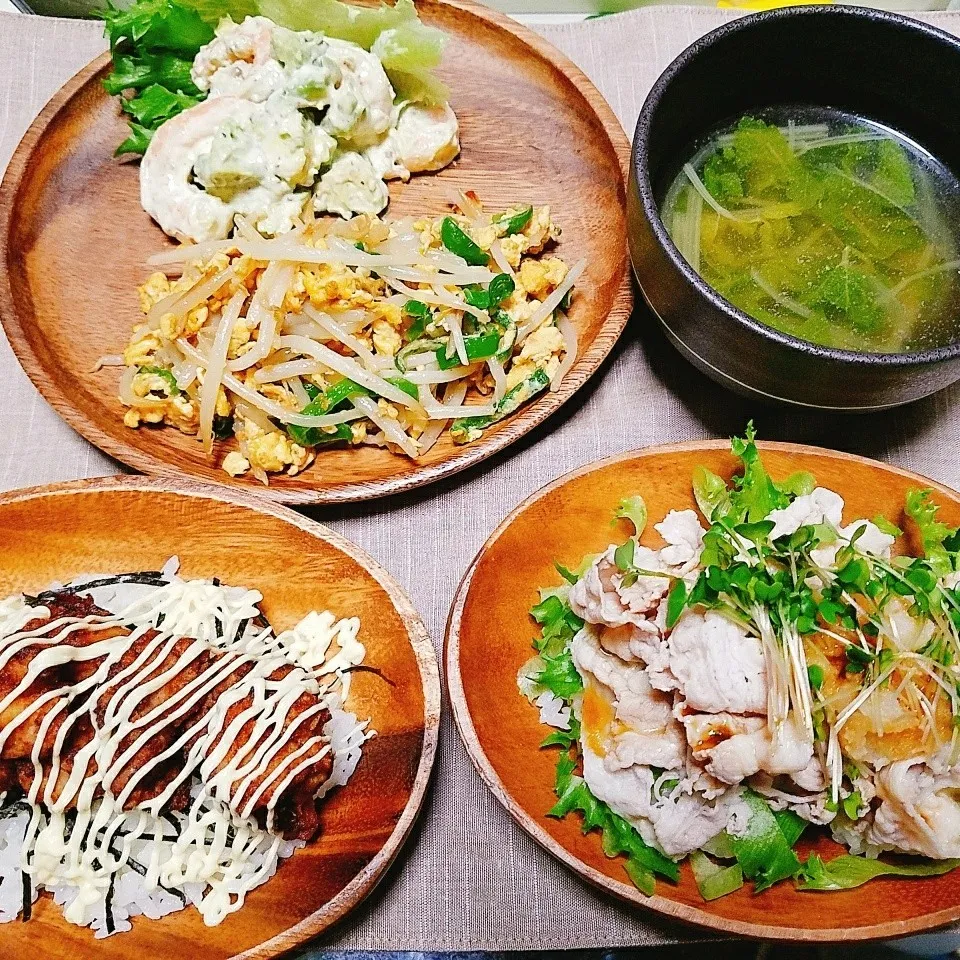 Snapdishの料理写真:晩ご飯✨ミニ丼🍚🍴|Laniさん