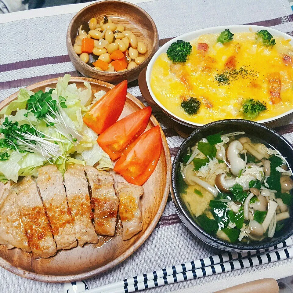 晩ご飯󾭠厚切りロース肉で生姜焼き🍚🍴|Laniさん