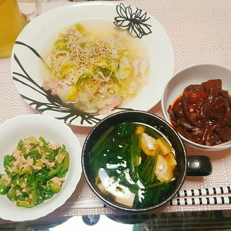 Snapdishの料理写真:晩ご飯󾭠豚肉と白菜のレンジ蒸し🍚🍴|Laniさん