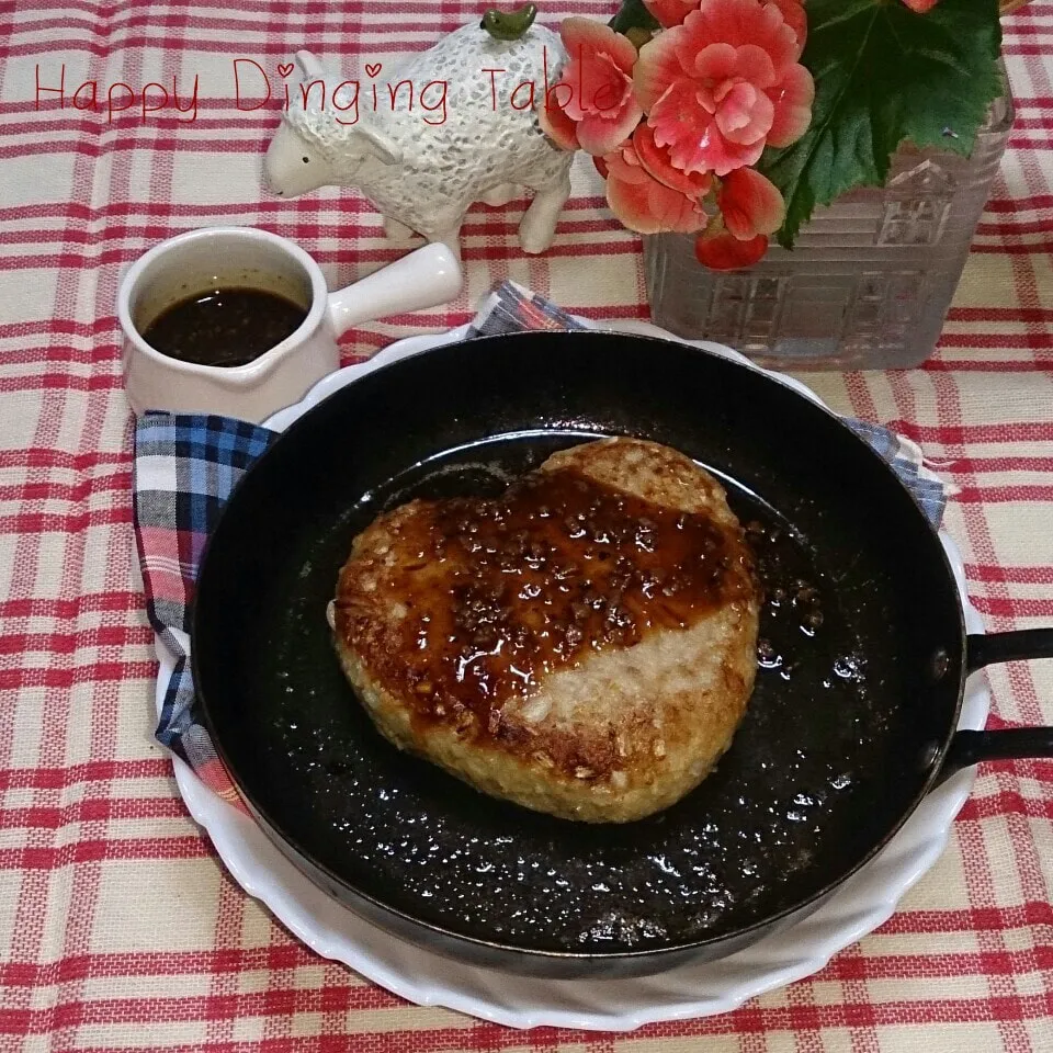 【スキレット部】ハンバーグに蜂蜜入りのステーキソース♪|♡純子♡さん