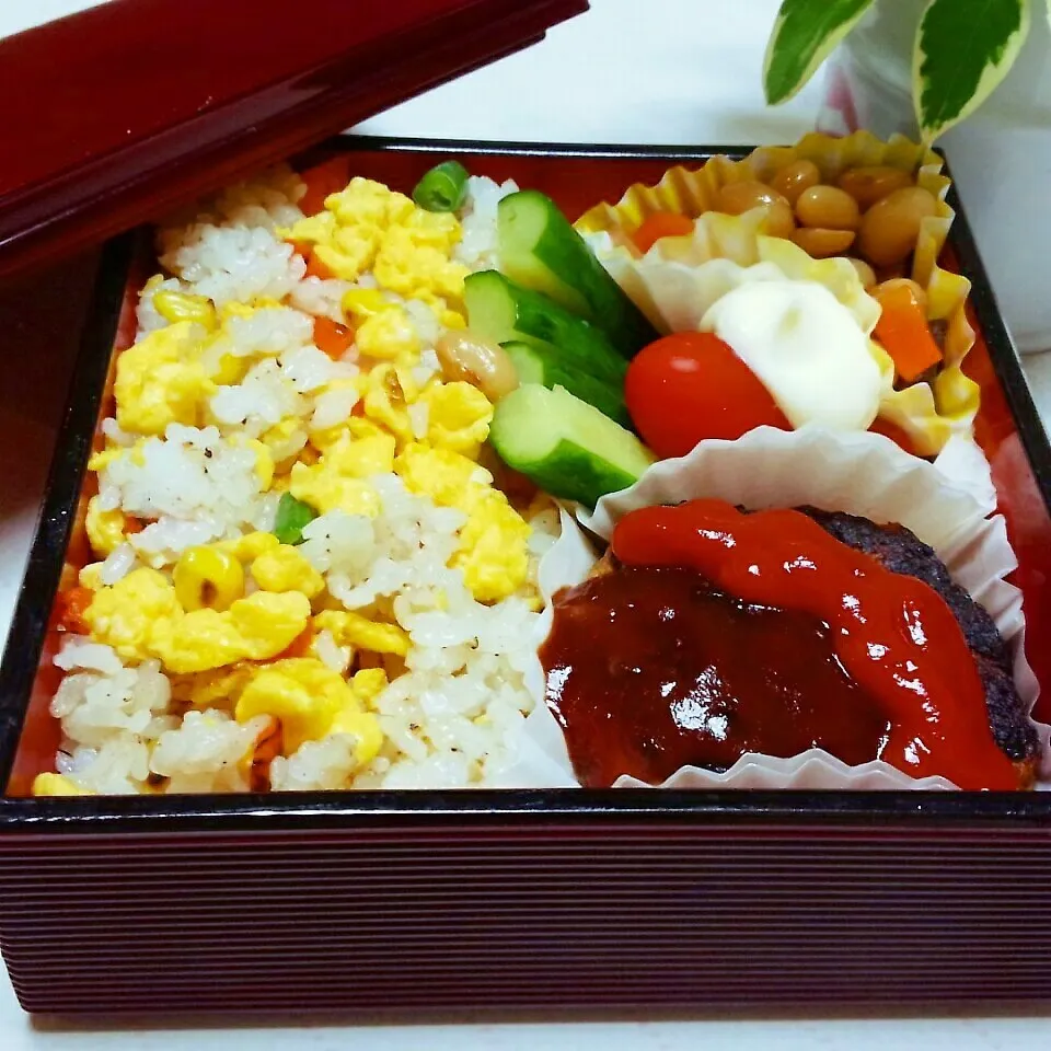 今朝のお弁当🍱ﾊﾝﾊﾞｰｸﾞがおすすめですょ😉🎶|♡純子♡さん