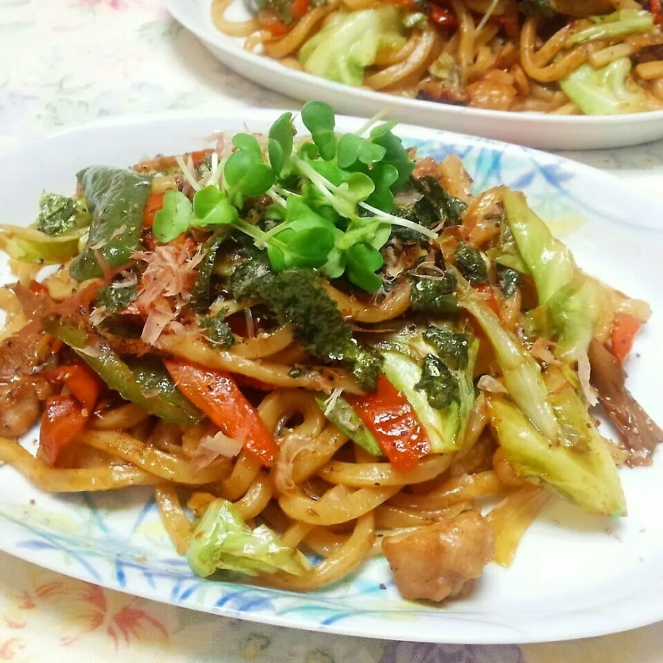 野菜がたっぷり鶏肉で五目焼きうどん😋💕|♡純子♡さん