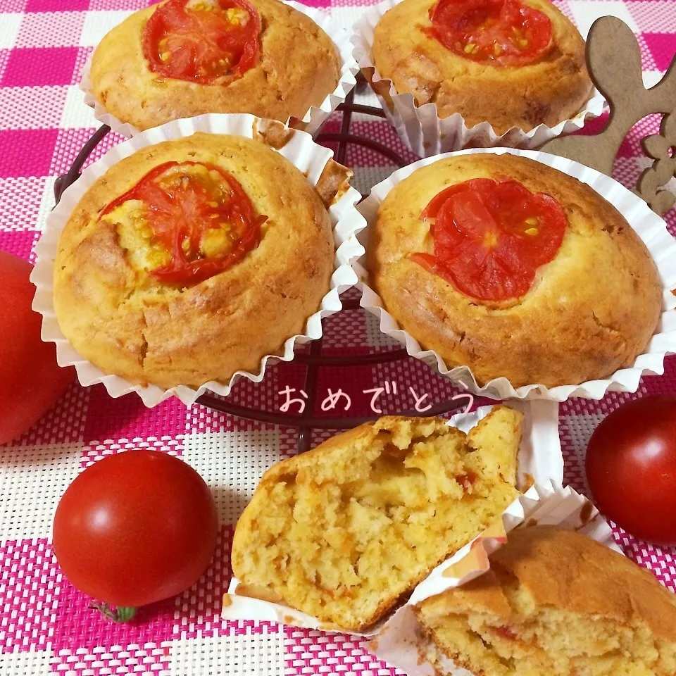 さゆりん400おめでとう♡トマトクリチマフィンだよ♡|noeさん