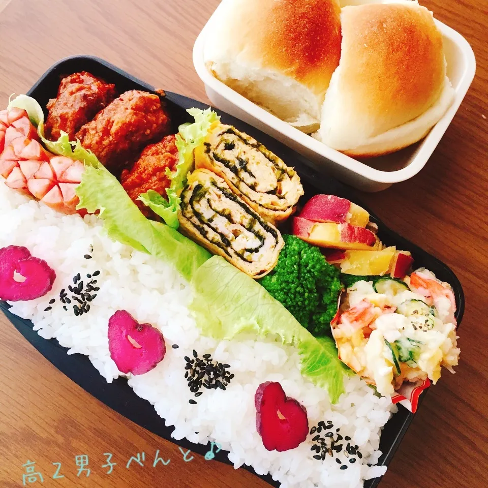 Snapdishの料理写真:高2男子弁当〜からちゃんまねっこ胡麻ドレポテサラで♡|yukimiya7262さん