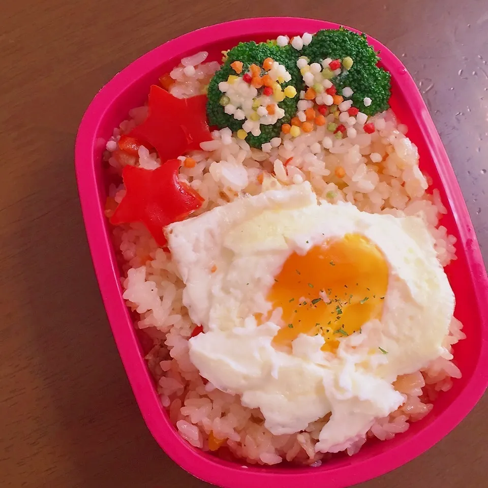 Snapdishの料理写真:とくおさんダシダ炒飯で自分弁当(♡´艸`)|yukimiya7262さん