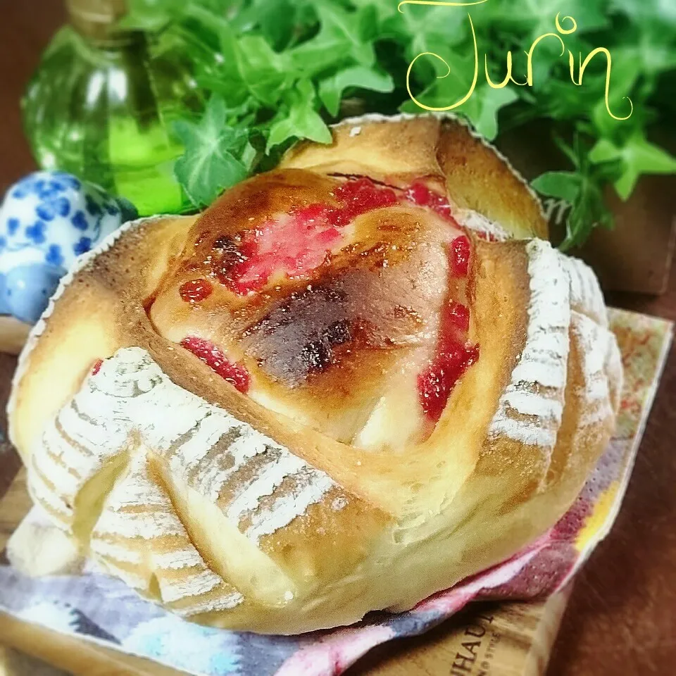 お祝いありがとう♡♡感謝をこめて🍓カンパーニュ焼きました|Jurinさん