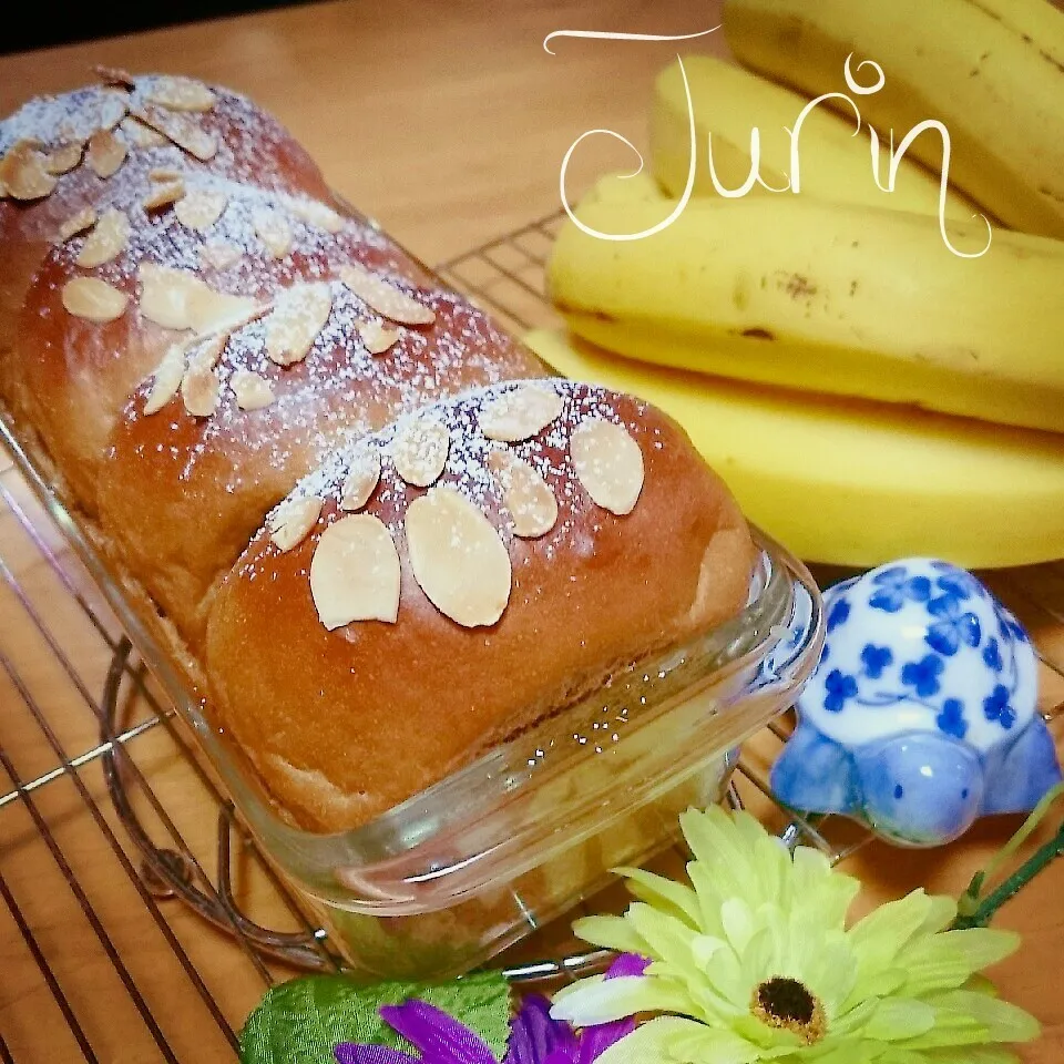 Snapdishの料理写真:マリンさんの♡バナナ🍌&コーヒーちぎりパン|Jurinさん