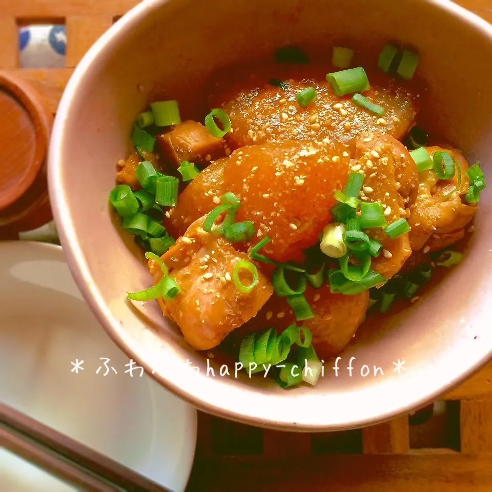 味がギュッと染み込むピリ辛味噌の鶏大根。|＊チッチ＊さん