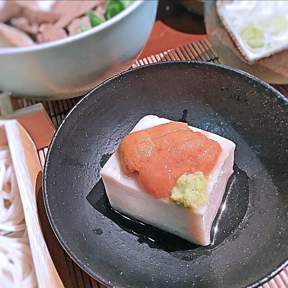 ウニを乗せた濃厚ごま豆腐|可爱多さん