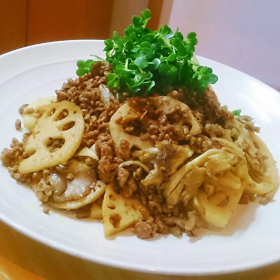 いつもと一味違う＊牛ひき肉と蓮根のカレーきんぴら風♪|mi_neneco♪さん