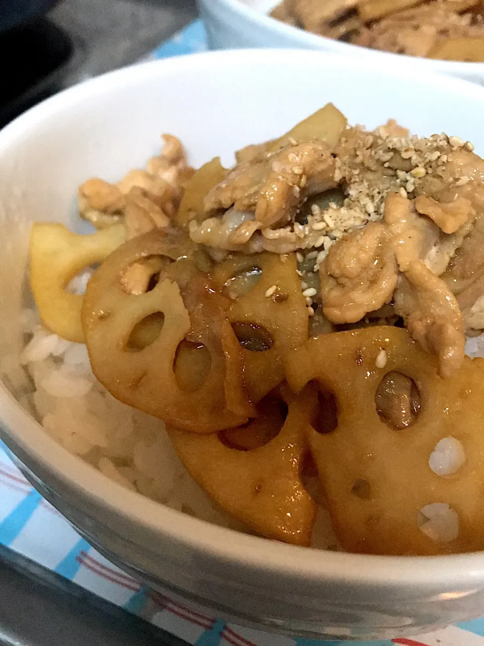 豚とレンコンの照り焼き丼|はらぺこあおむしさん