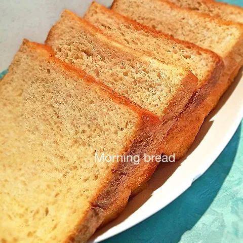 Snapdishの料理写真:今朝のパン^ ^ 全粒粉角食|可爱多さん