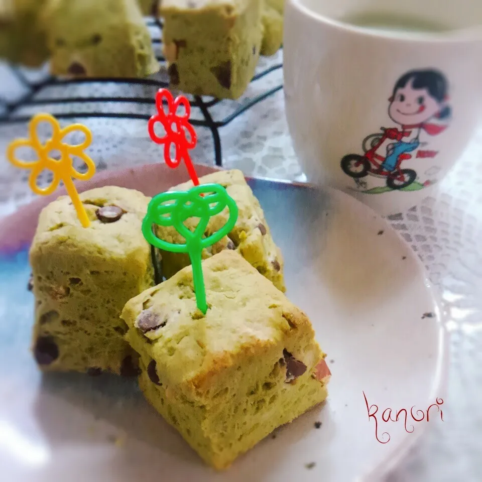 けろさん❤(祝)お誕生日～抹茶ちょこスコーン&抹茶豆乳甘酒～|かのりさん