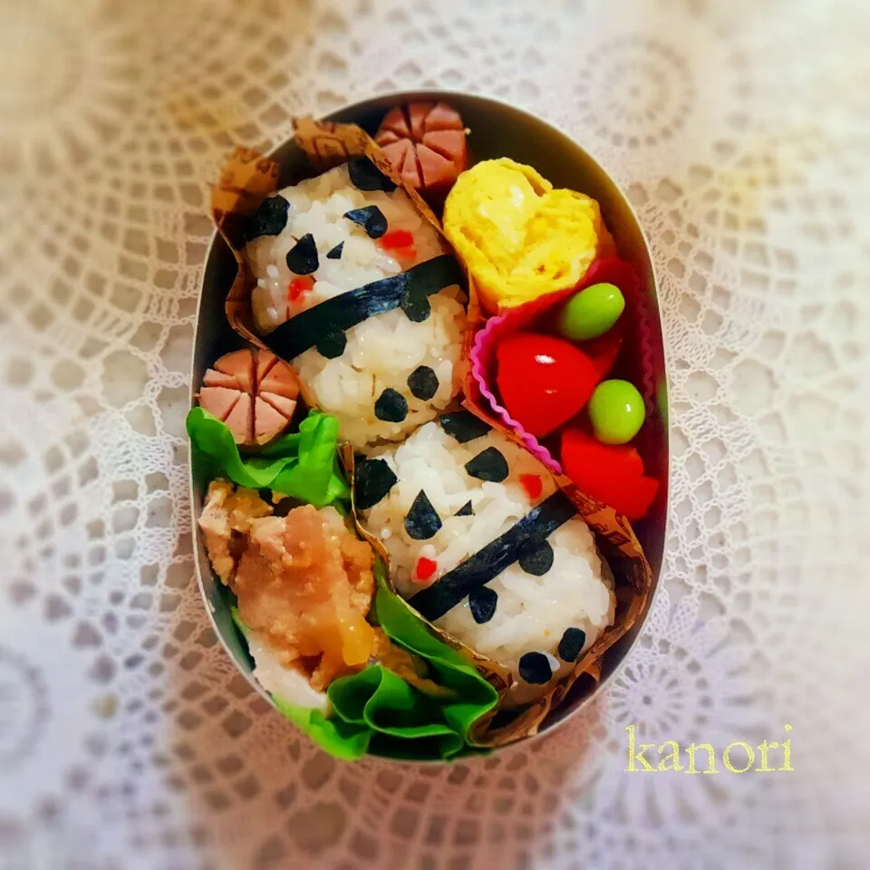 Snapdishの料理写真:年少末娘の幼稚園弁当～パンダおにぎり🍙とお絵描きバナナ🍌|かのりさん