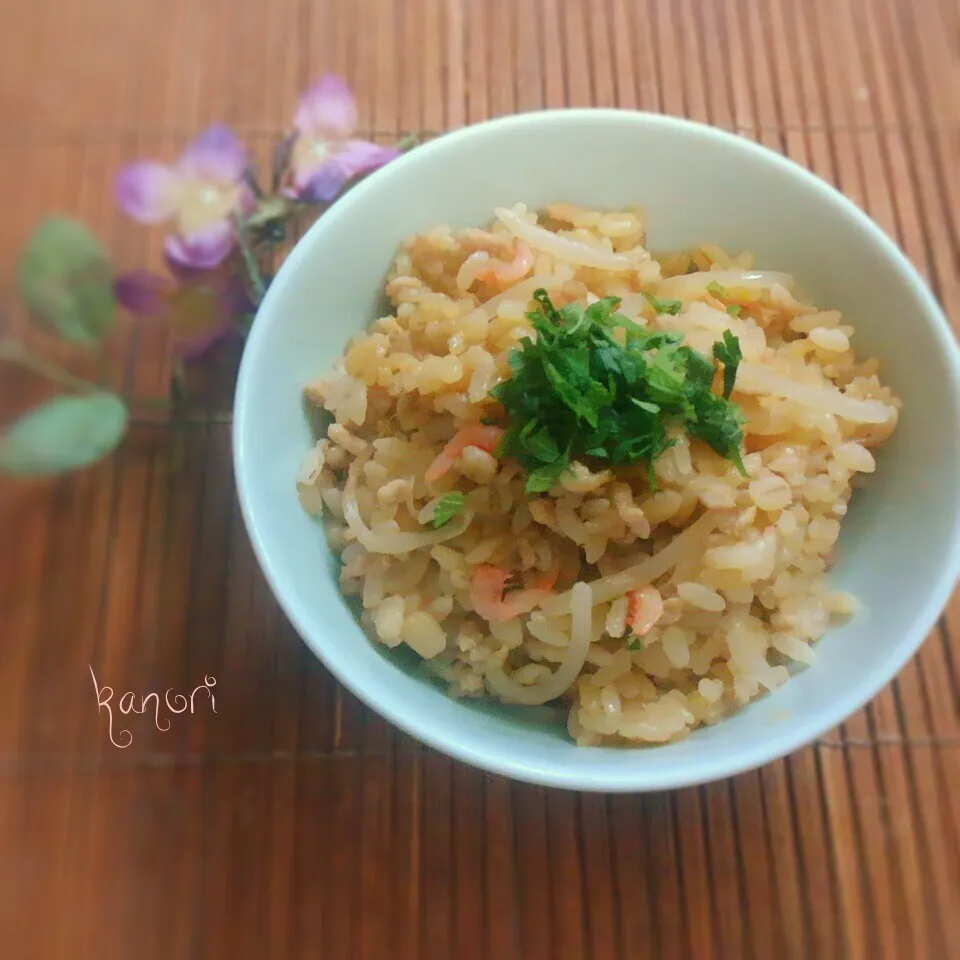 祝☆海ちゃん～豆もやしと豚ひき肉の炊き込みご飯|かのりさん