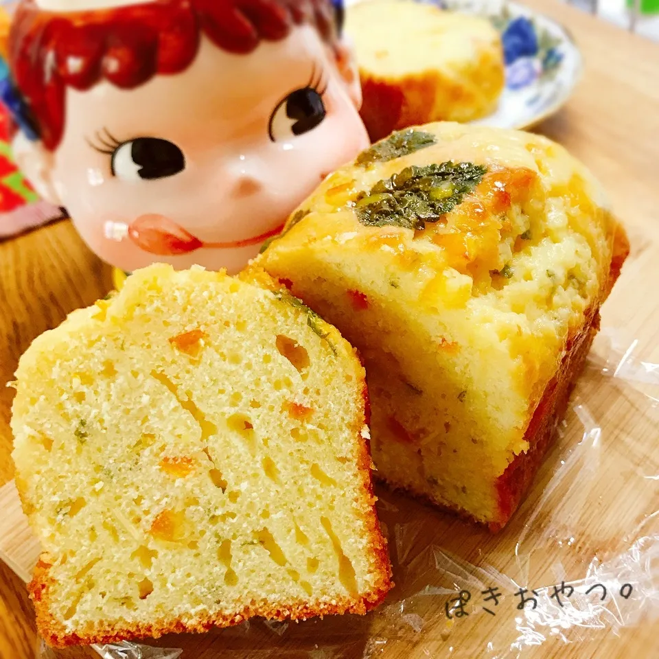 家庭菜園🌿レモンバームとマーマレードのパウンドケーキ。|ぽき。さん