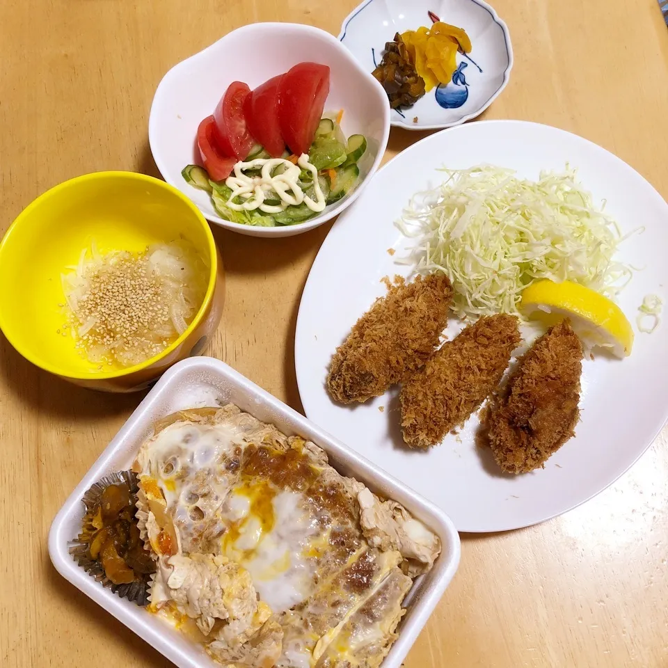 カツ丼＆牡蠣フライ💪🏻|Makokoさん