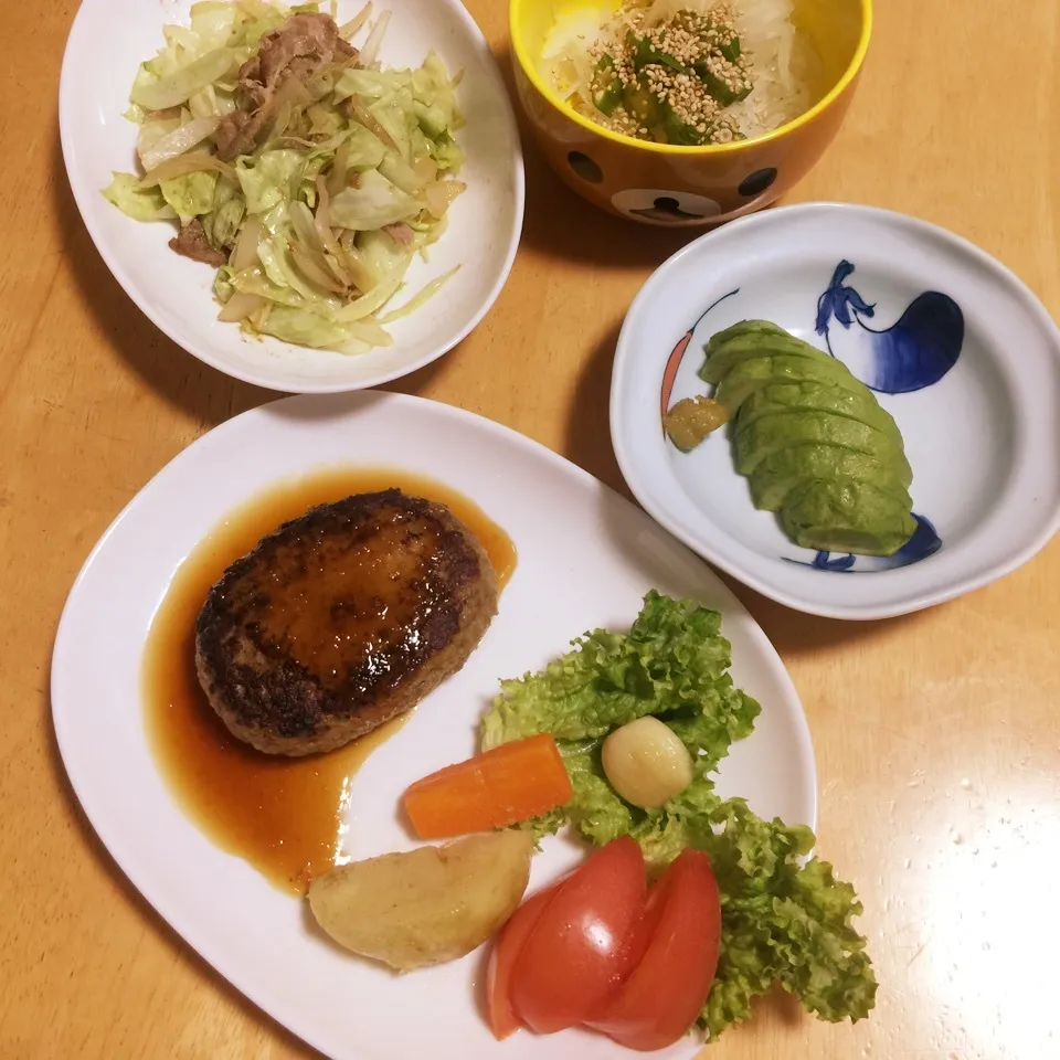 7ハンバーーーーーグ⭕️アボカド🥑|Makokoさん