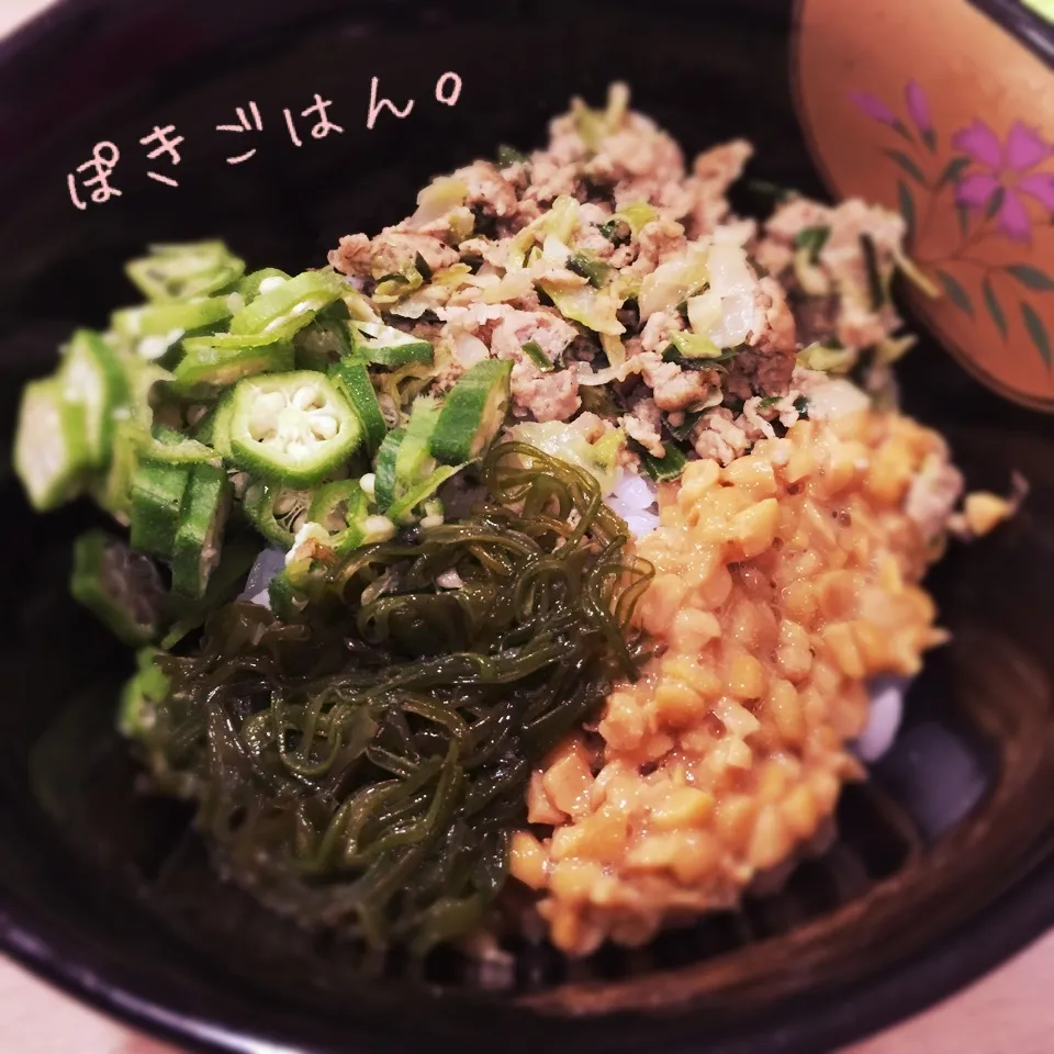 Snapdishの料理写真:ネバネ爆弾丼。〜餃子丼コラボver.〜|ぽき。さん