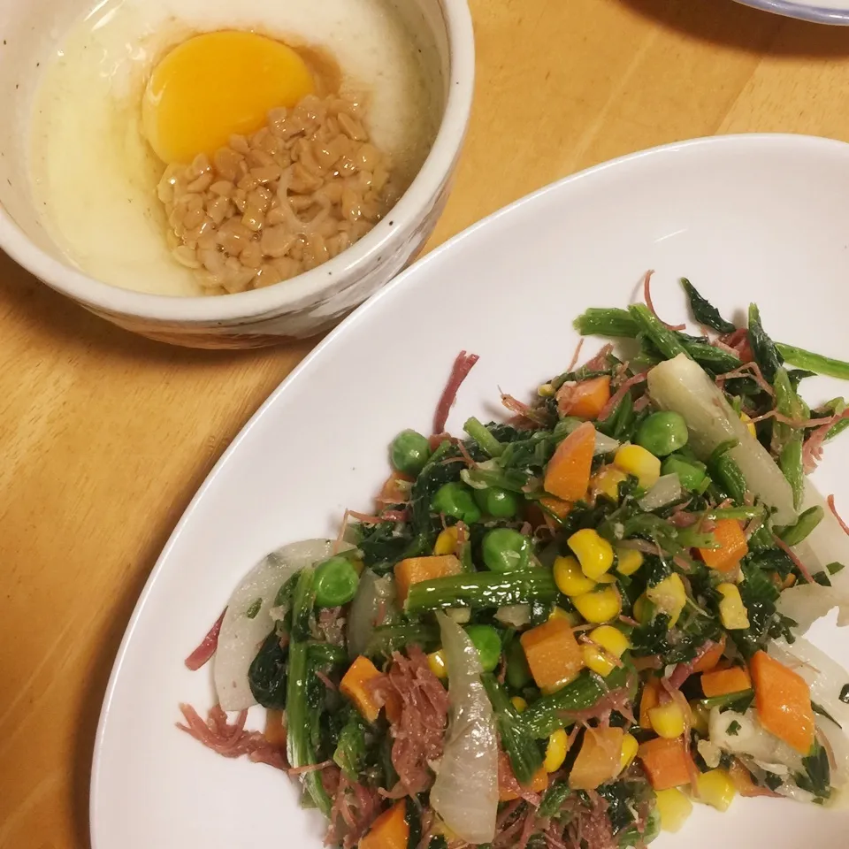 納豆入り月見とろろ&コンビーフ野菜野菜炒め|Makokoさん