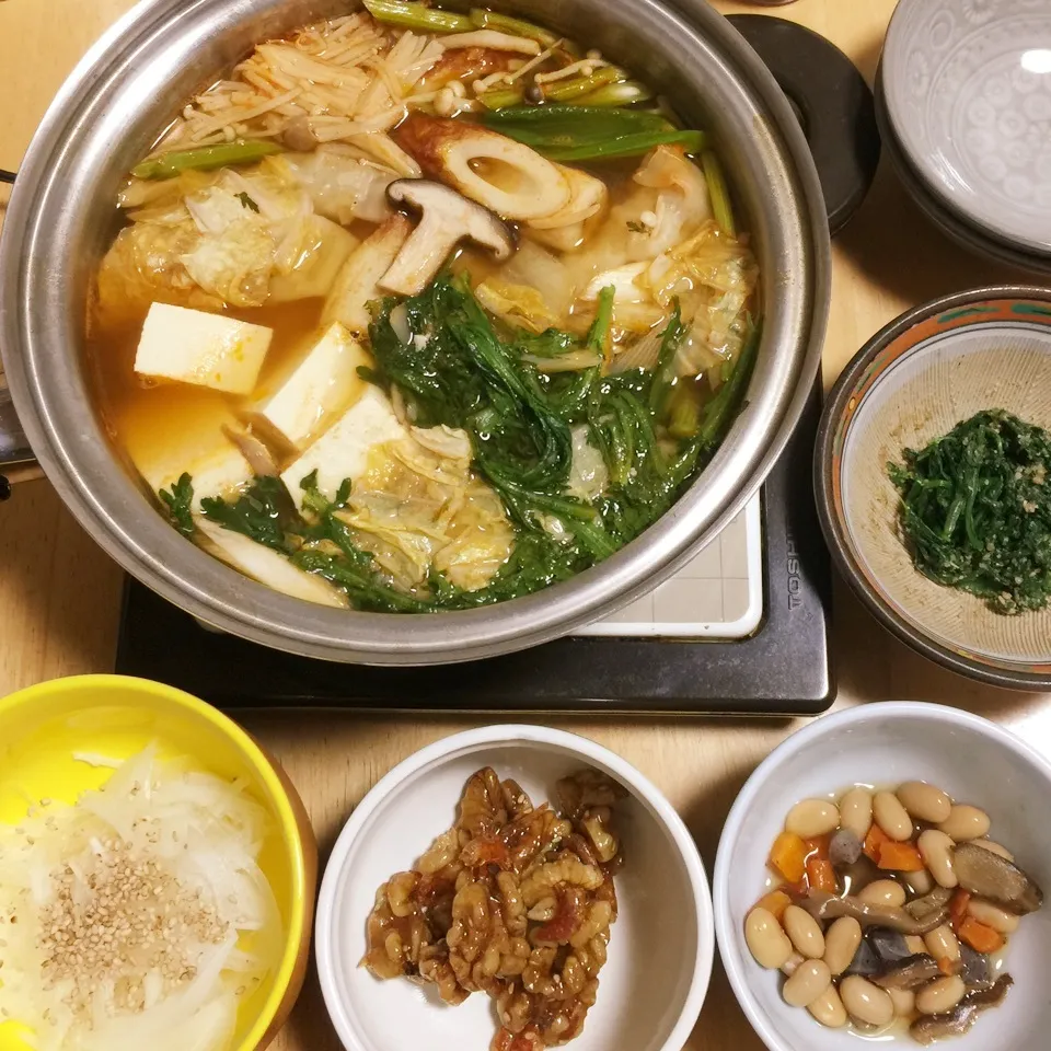 プチっとキムチ鍋〜餃子入り💛❤️|Makokoさん