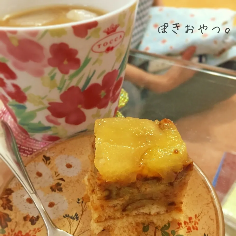 Snapdishの料理写真:しっとりりんごケーキ。|ぽき。さん