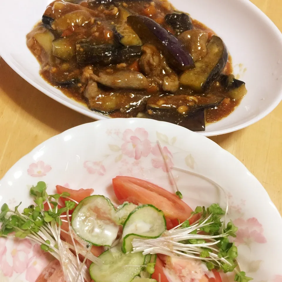 茄子肉味噌炒め&トマト🍅サラダ|Makokoさん