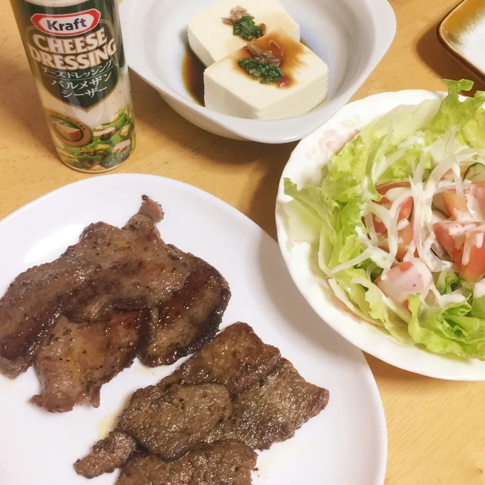 Snapdishの料理写真:牛焼肉🌿リブロース&タン🙏サラダ|Makokoさん