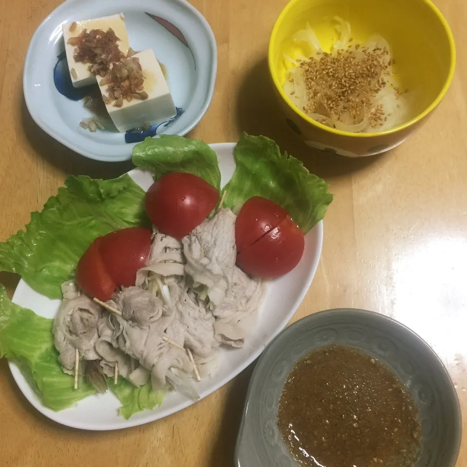 豚しゃぶ長葱茗荷生姜巻き巻き胡麻ダレ付け食べ食べ|Makokoさん