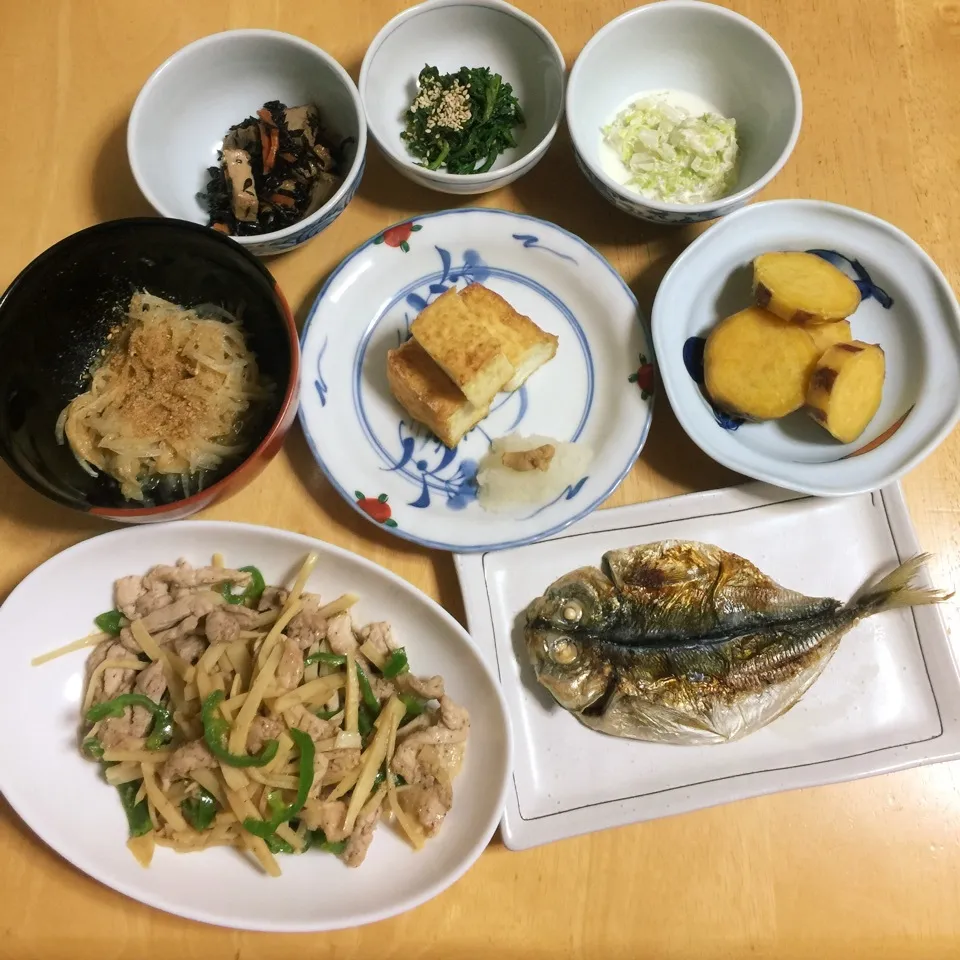 Ayumiちゃまの酢味噌玉葱・鯵開き・青椒肉絲豚ね|Makokoさん