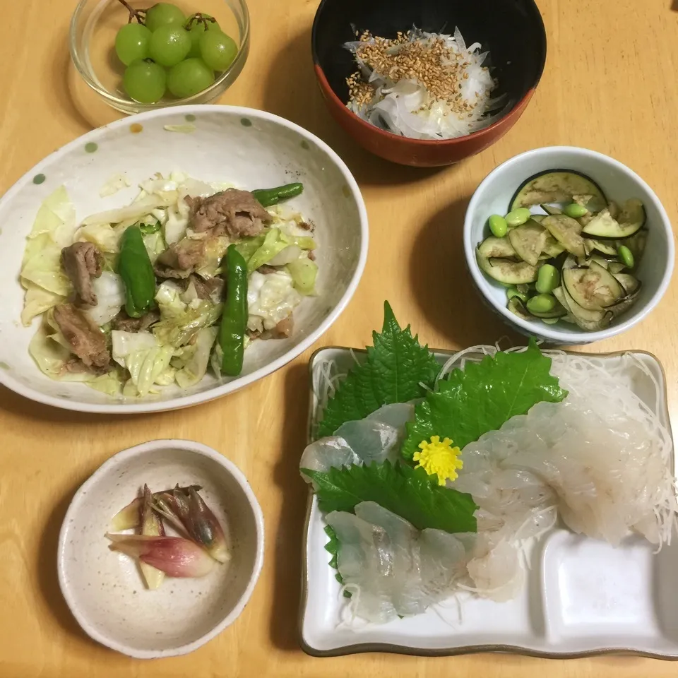 Snapdishの料理写真:肉野菜炒め・ヒラメ刺身〜|Makokoさん