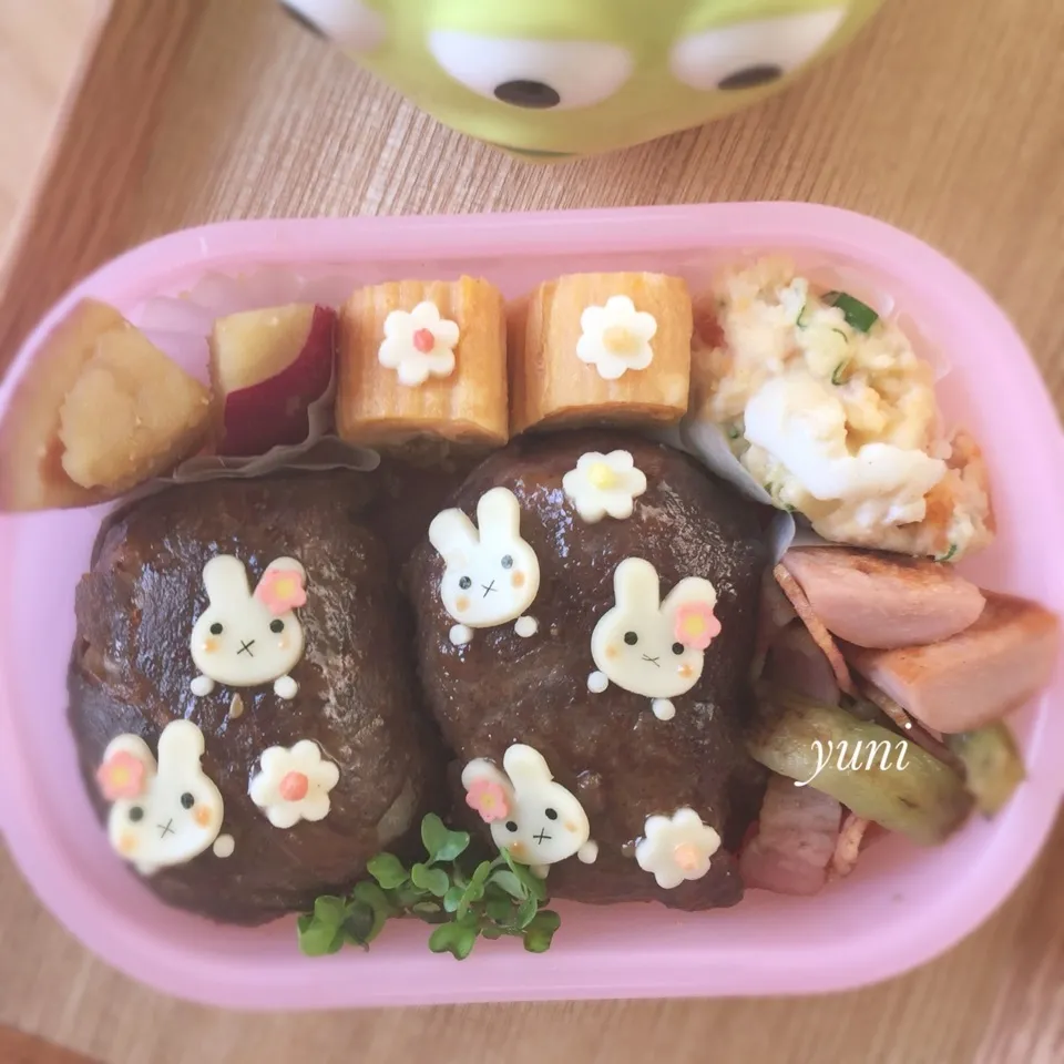 Snapdishの料理写真:肉巻きおにぎりーー弁当🍱|🌸yuni🌸さん