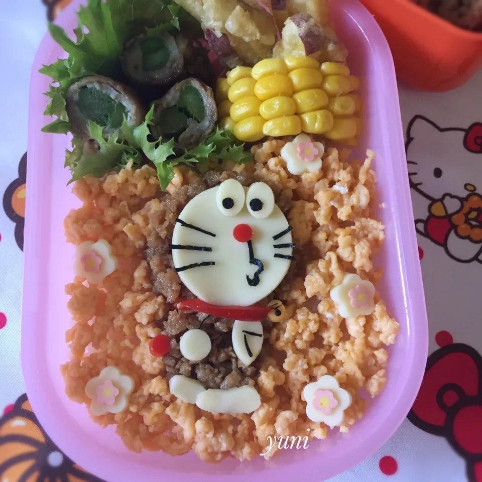 鶏そぼろ弁当🍱ドラえもん😋|🌸yuni🌸さん