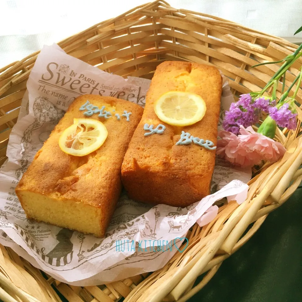 Snapdishの料理写真:ライトブルー 桜 大好きなレモンパウンドケーキで♪|ゆかりさん