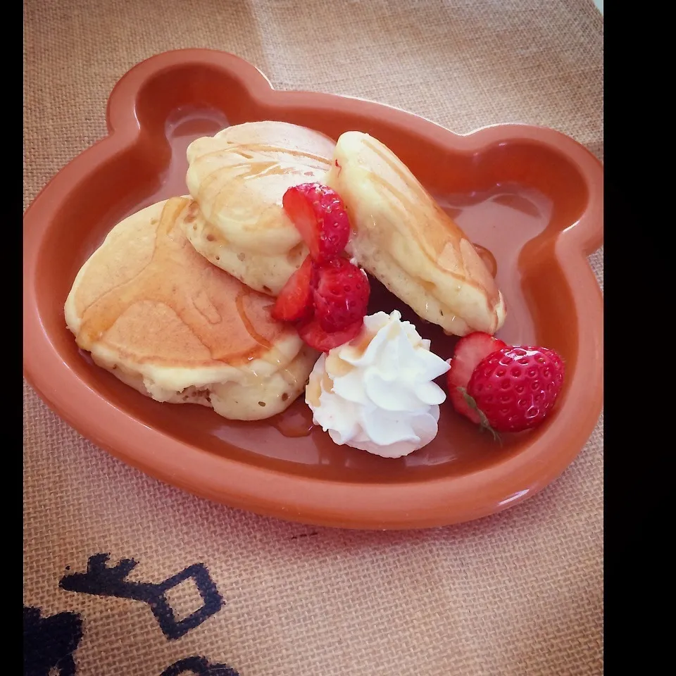 Snapdishの料理写真:朝食に♡モチっとフワッとパンケーキ♡|ゆかりさん