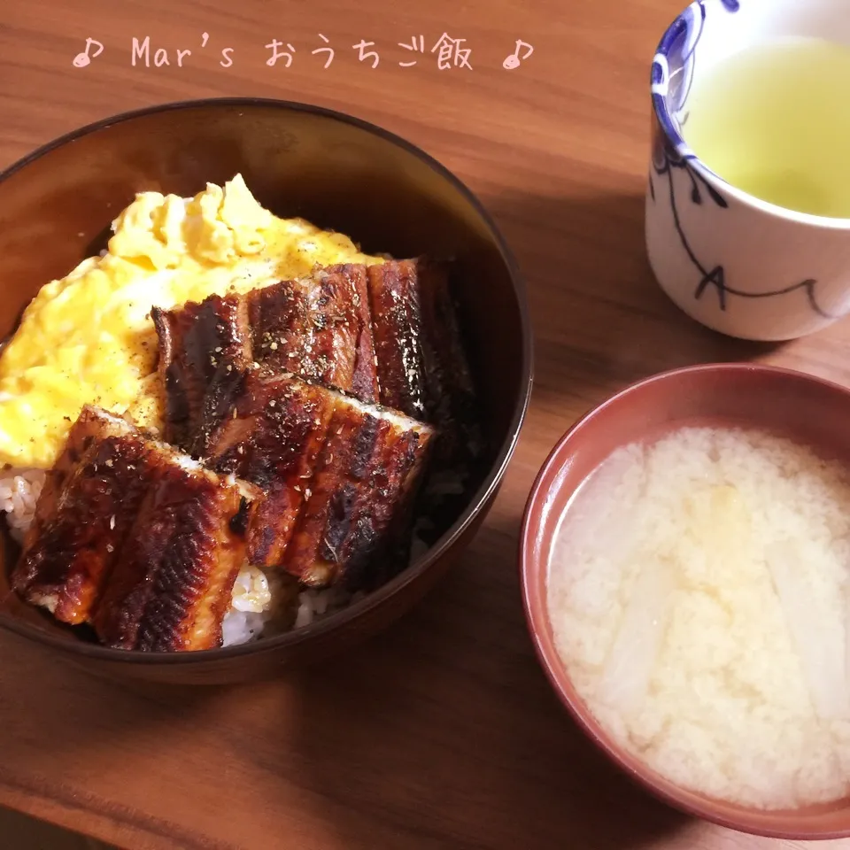 Snapdishの料理写真:パパさんお疲れなので☆とろとろ〜卵の鰻丼〜♫|ma-chanさん